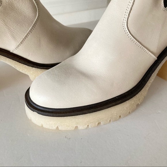 Free People Cream and Black Chelsea boots - Picture 6 of 7